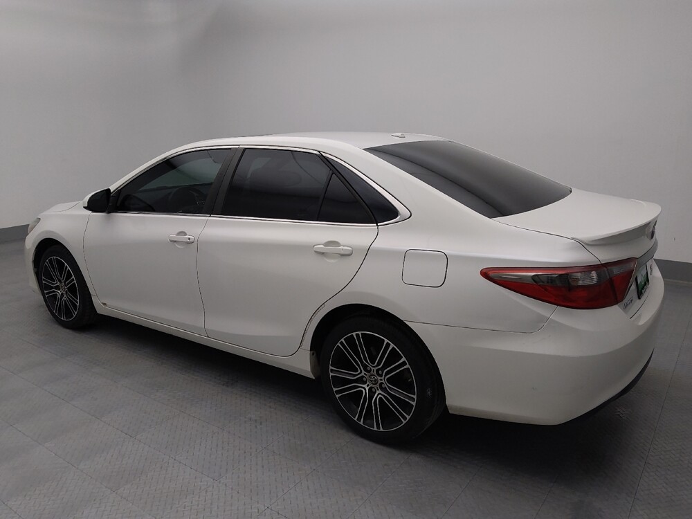 2016 Toyota Camry in Topeka, KS 66611 - 18122632 3