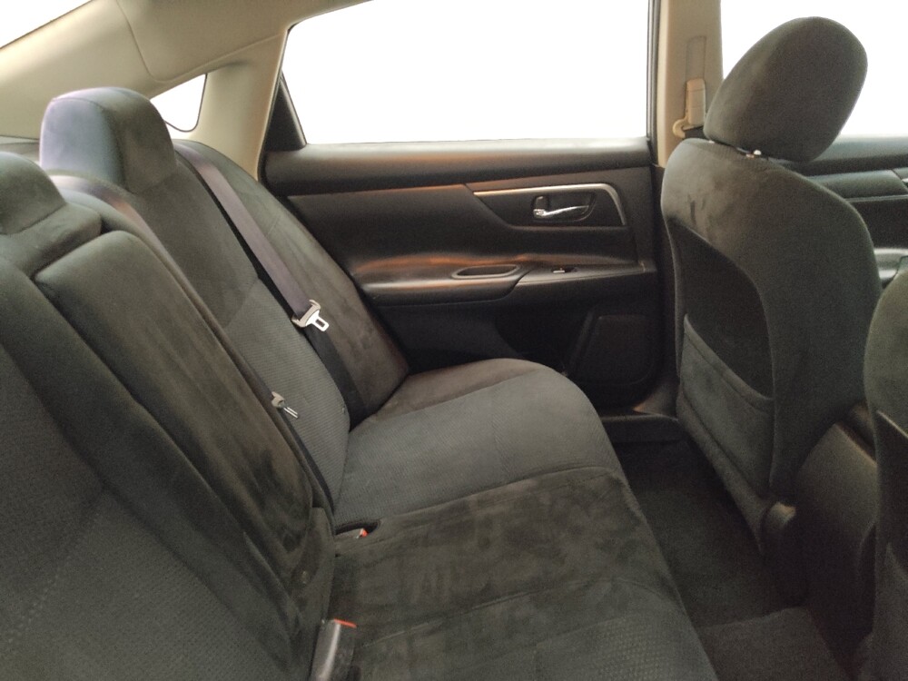 2015 Nissan Altima in Midlothian, IL 60445 - 18122635 19