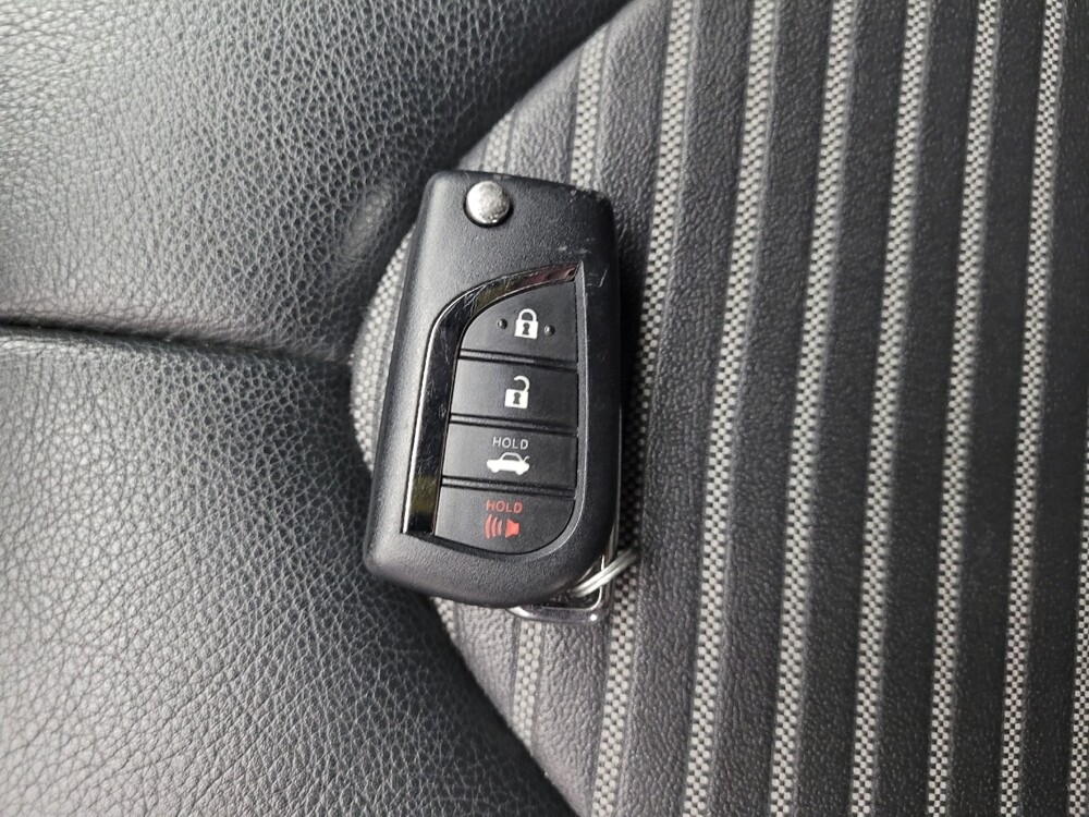 2022 Toyota Camry in Eastpointe, MI 48021 - 18122642 32