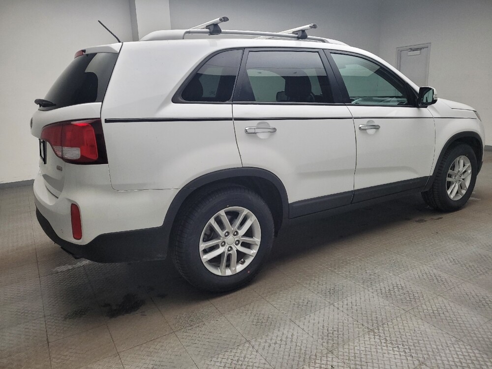 2015 Kia Sorento in Grand Rapids, MI 49508 - 18122643 10