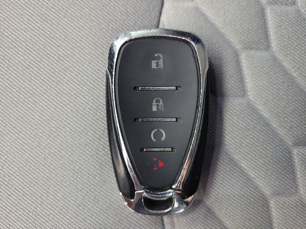 2020 Chevrolet Equinox in Eastpointe, MI 48021 - 18122644 32