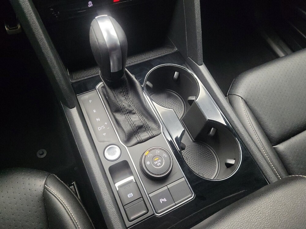 2020 Volkswagen Atlas in Indianapolis, IN 46219 - 18122657 26