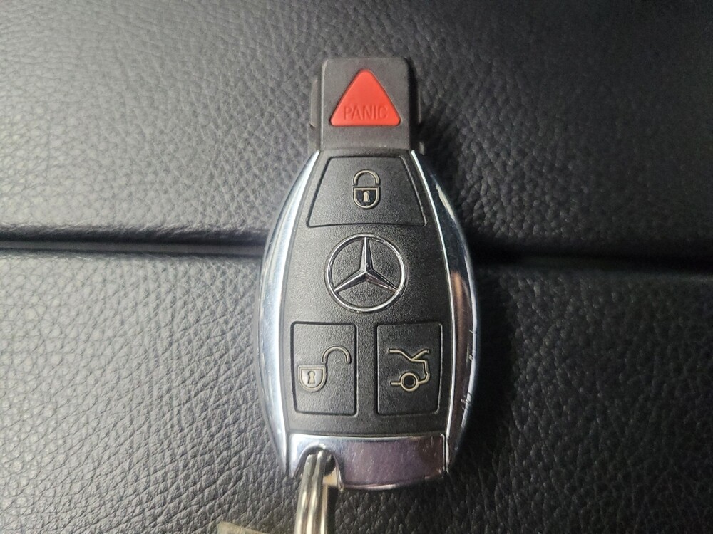 2016 Mercedes-Benz C 300 in Indianapolis, IN 46219 - 18122661 32