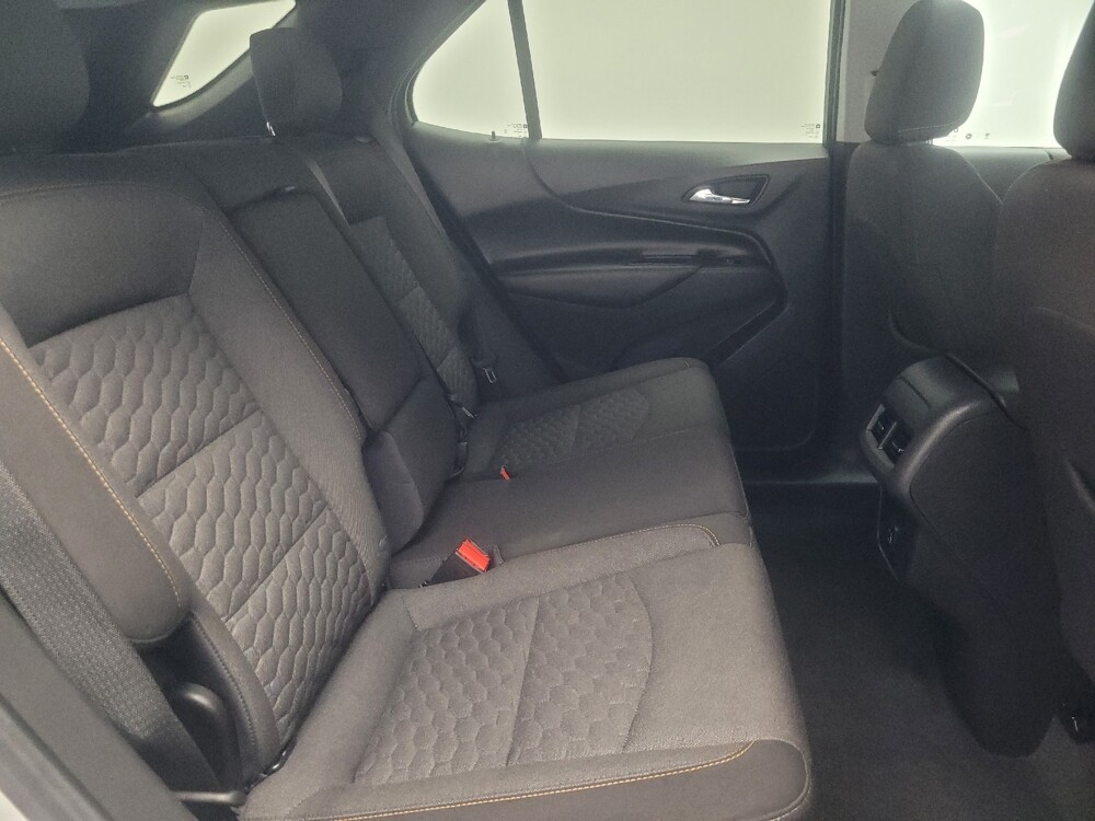 2020 Chevrolet Equinox in Indianapolis, IN 46219 - 18122663 19