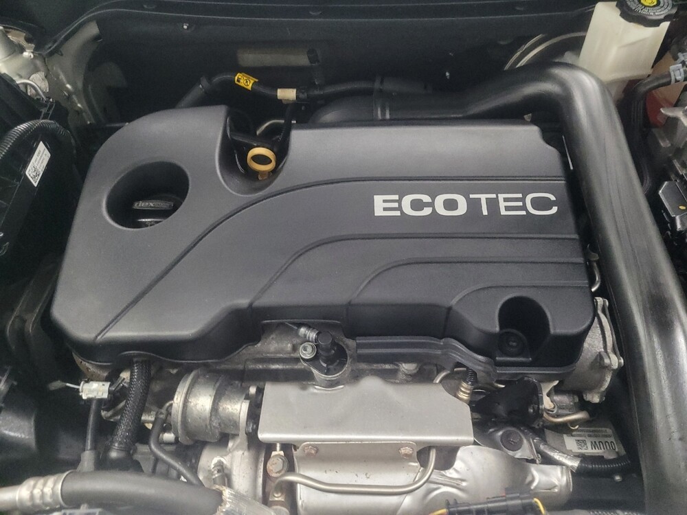 2020 Chevrolet Equinox in Indianapolis, IN 46219 - 18122663 30