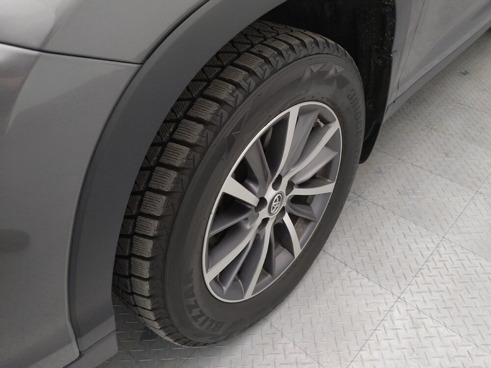 2019 Toyota Highlander in Independence, MO 64055 - 18122676 31