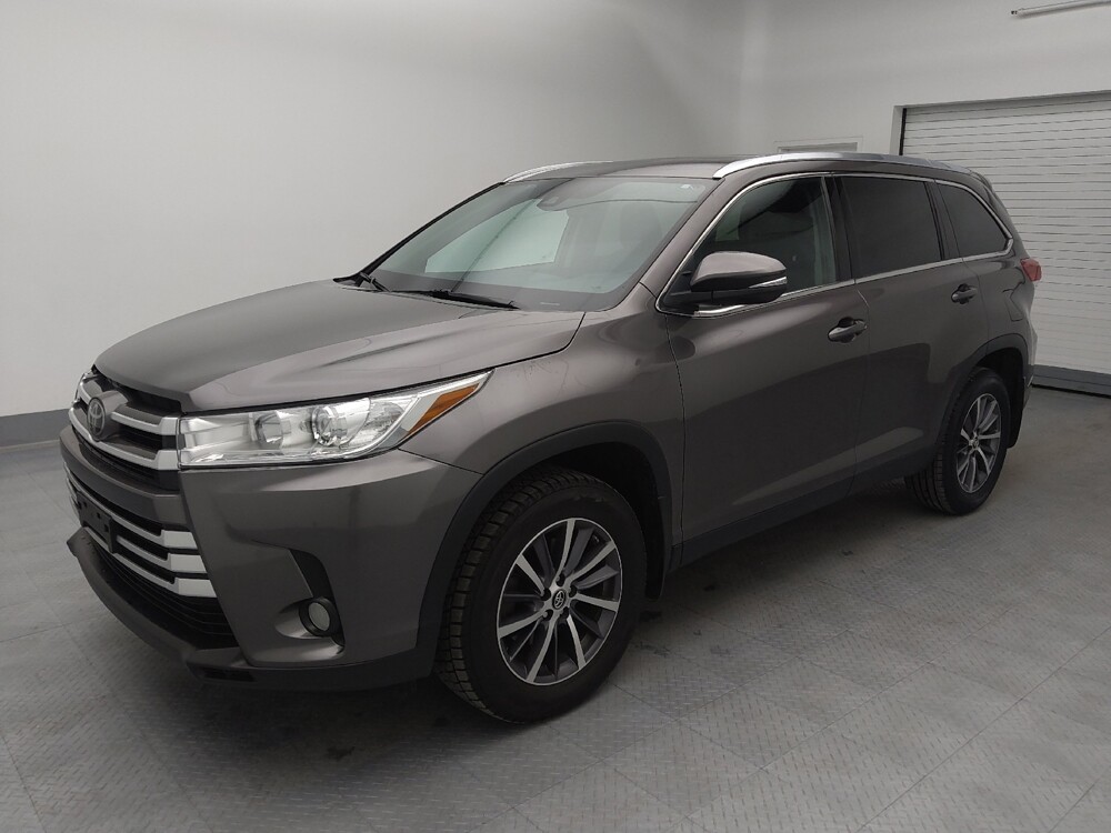 2019 Toyota Highlander in Independence, MO 64055 - 18122676 2
