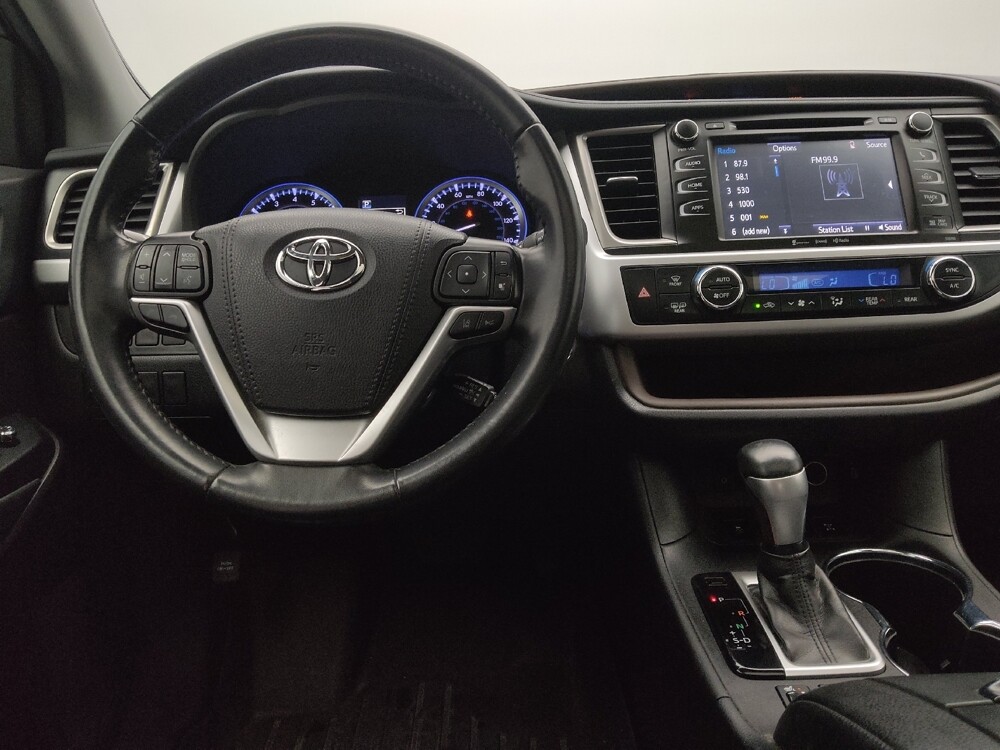 2019 Toyota Highlander in Independence, MO 64055 - 18122676 22