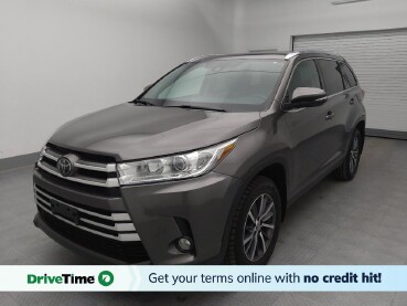 2019 Toyota Highlander in Independence, MO 64055