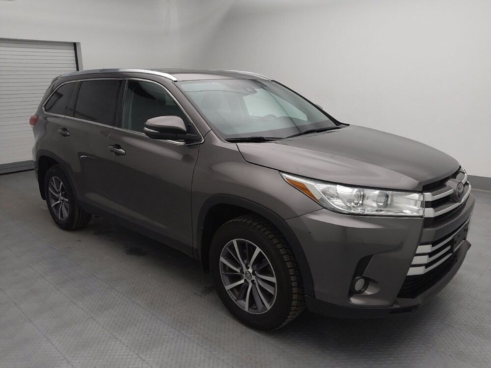 2019 Toyota Highlander in Independence, MO 64055 - 18122676 11