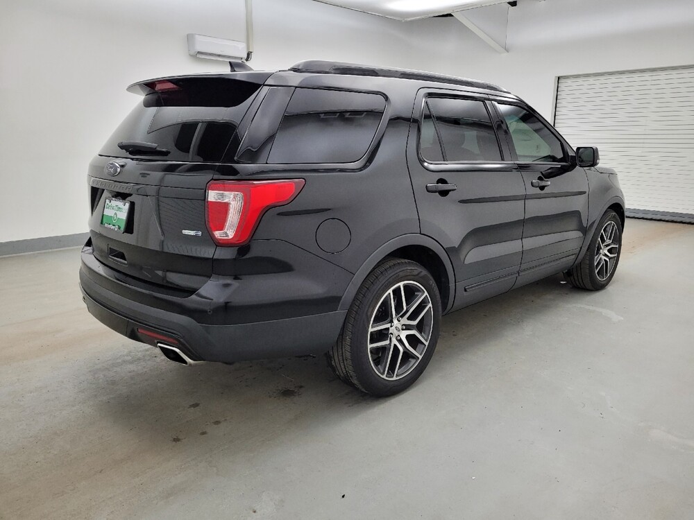 2016 Ford Explorer in Toledo, OH 43617 - 18122681 10