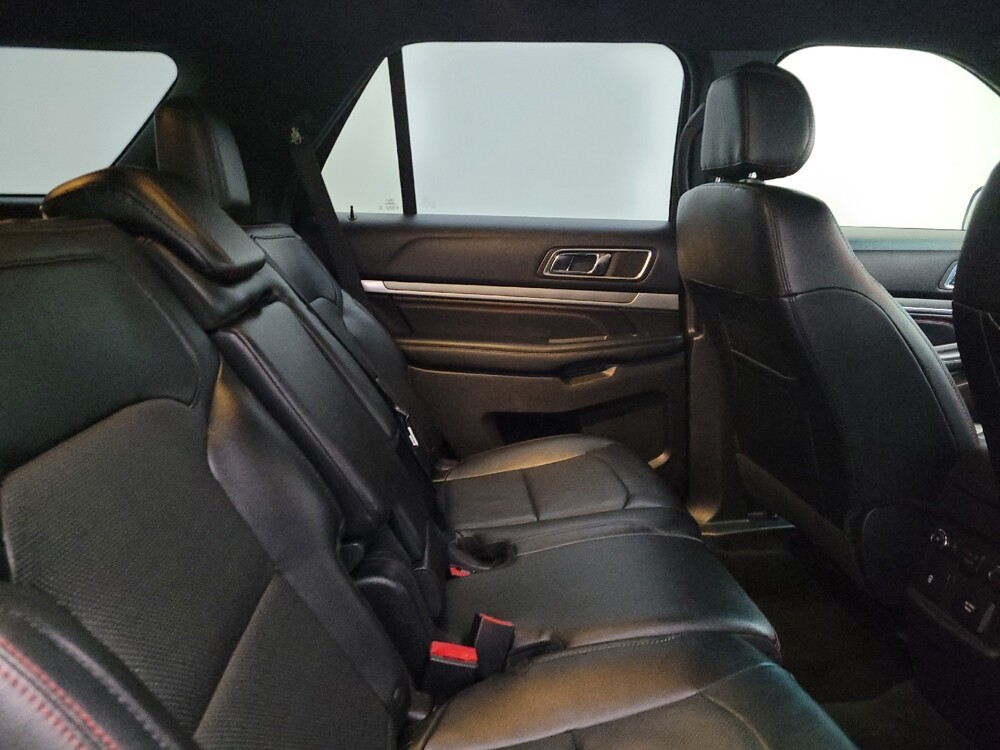 2016 Ford Explorer in Toledo, OH 43617 - 18122681 19