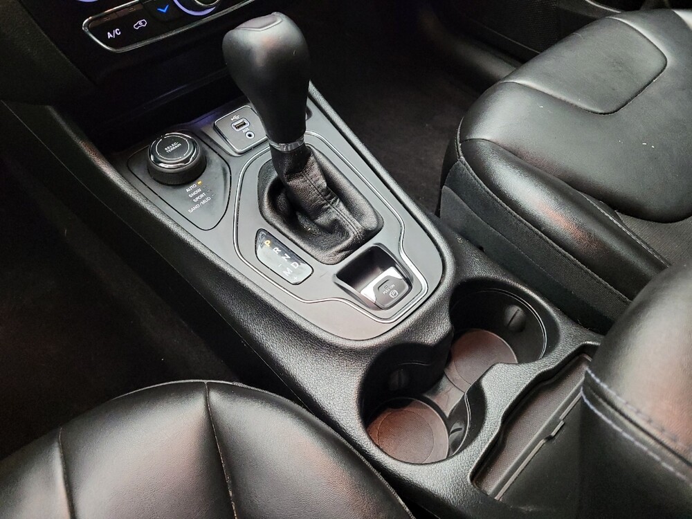 2019 Jeep Cherokee in Grand Rapids, MI 49508 - 18122694 26