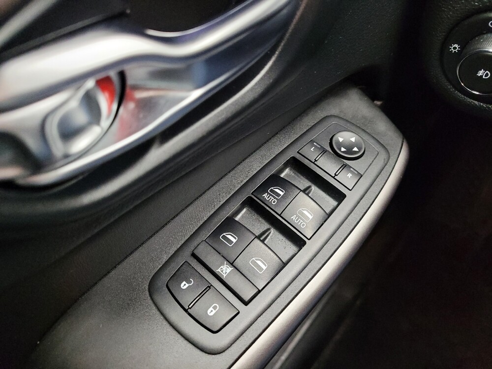 2019 Jeep Cherokee in Grand Rapids, MI 49508 - 18122694 27