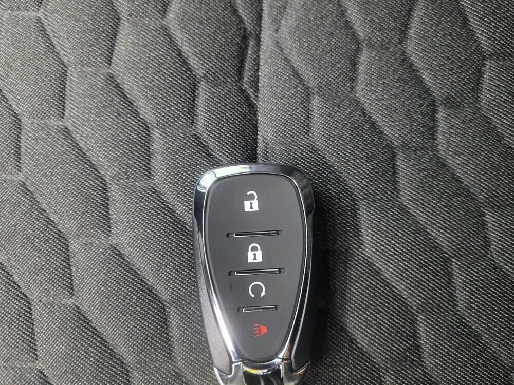 2018 Chevrolet Equinox in Indianapolis, IN 46219 - 18122727 32