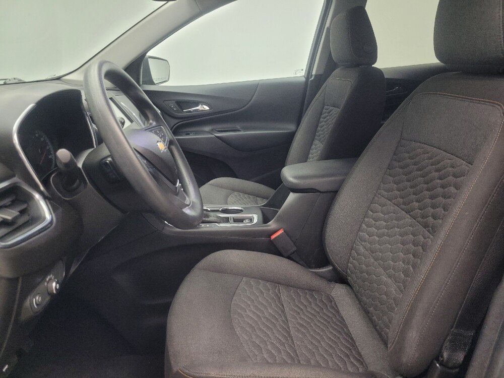 2018 Chevrolet Equinox in Indianapolis, IN 46219 - 18122727 17