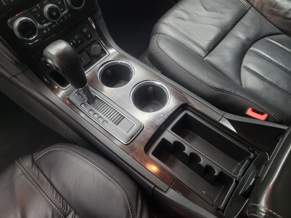 2015 Chevrolet Traverse in Indianapolis, IN 46219 - 18122729 26