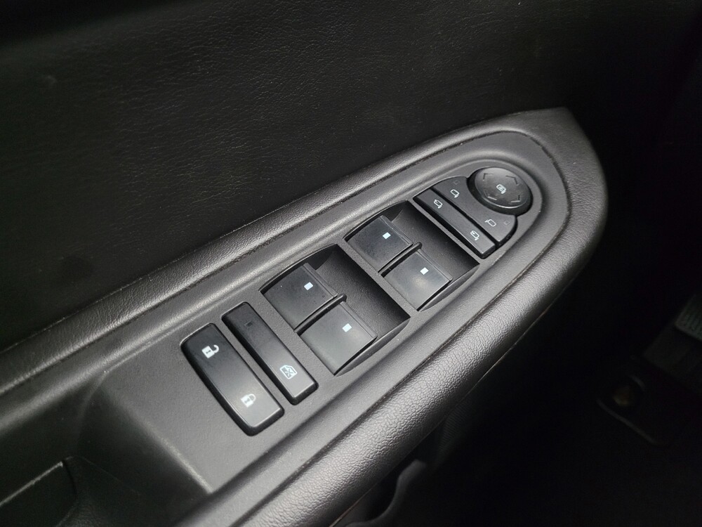 2015 Chevrolet Traverse in Indianapolis, IN 46219 - 18122729 27