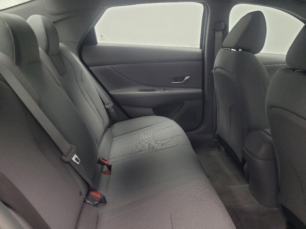 2021 Hyundai Elantra in Indianapolis, IN 46219 - 18122731 19