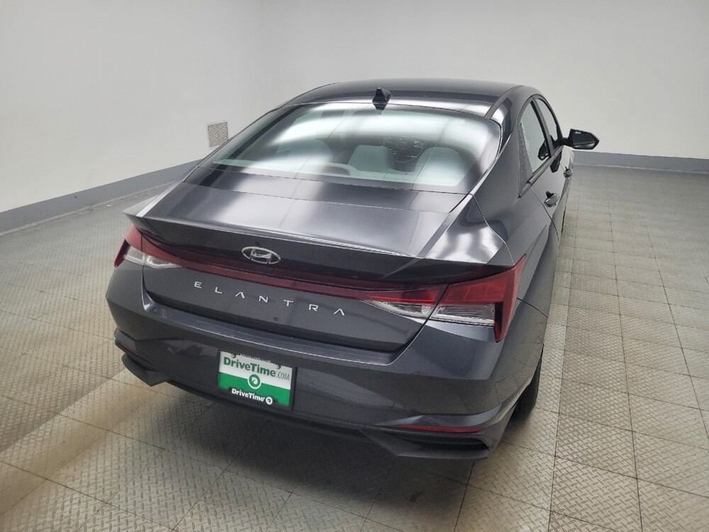 2021 Hyundai Elantra in Indianapolis, IN 46219 - 18122731 7