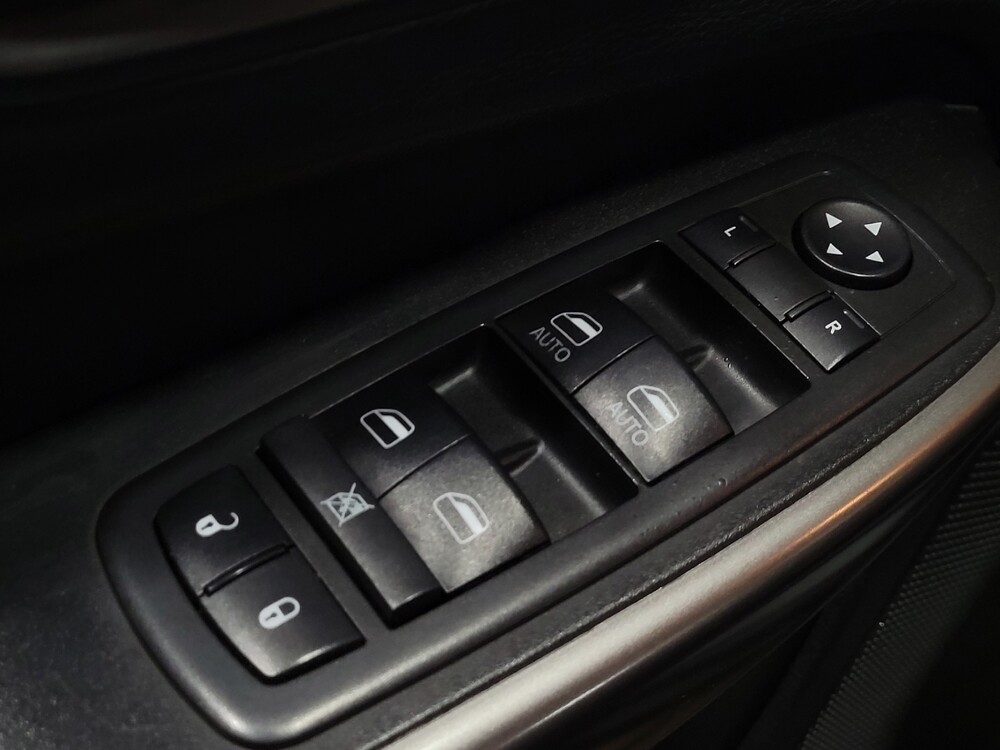 2019 Jeep Cherokee in New Castle, DE 19720 - 18122733 27