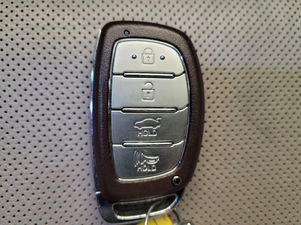 2018 Hyundai Sonata in Toledo, OH 43617 - 18122741 32