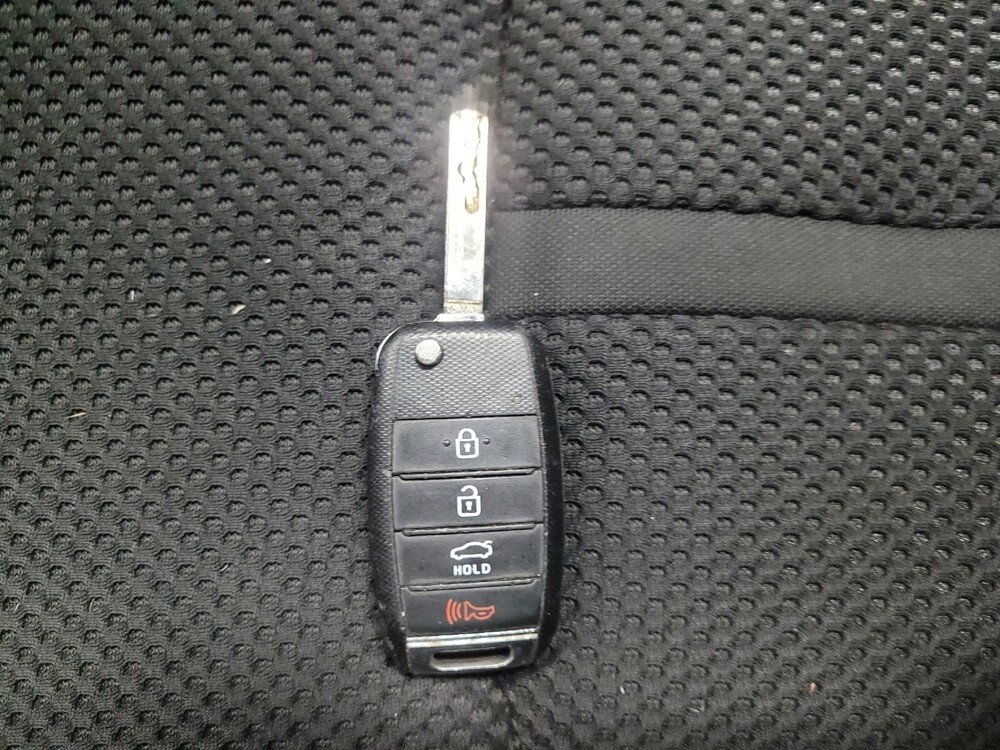 2019 Kia Optima in Knoxville, TN 37923 - 18122751 32