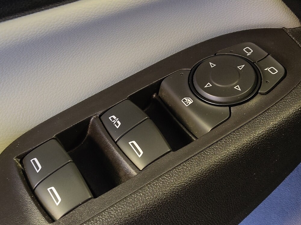 2020 Chevrolet Equinox in Round Rock, TX 78664 - 18122757 27