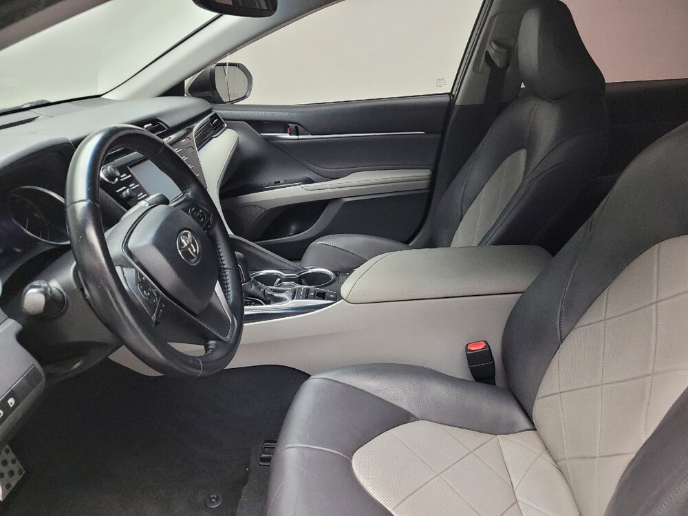2018 Toyota Camry in Eastpointe, MI 48021 - 18122764 17