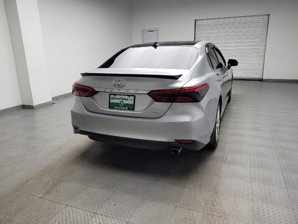2018 Toyota Camry in Eastpointe, MI 48021 - 18122764 7