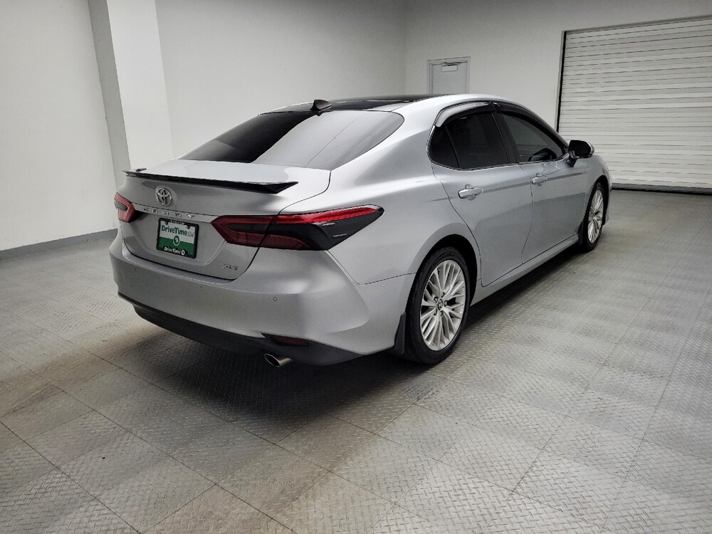 2018 Toyota Camry in Eastpointe, MI 48021 - 18122764 9