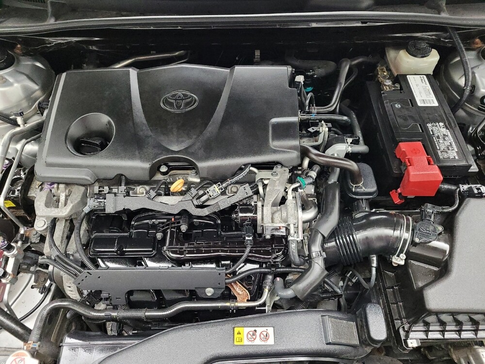 2018 Toyota Camry in Eastpointe, MI 48021 - 18122764 30