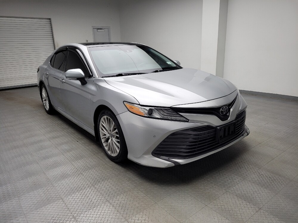 2018 Toyota Camry in Eastpointe, MI 48021 - 18122764 13