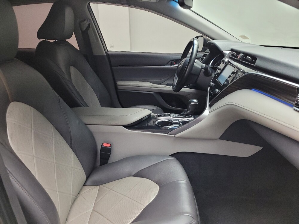 2018 Toyota Camry in Eastpointe, MI 48021 - 18122764 21