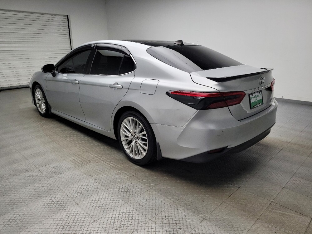 2018 Toyota Camry in Eastpointe, MI 48021 - 18122764 5