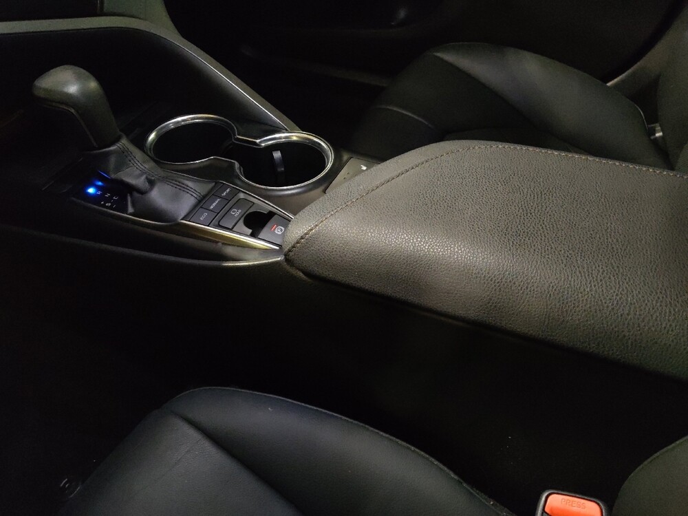 2019 Toyota Camry in Jacksonville, FL 32210 - 18122786 26