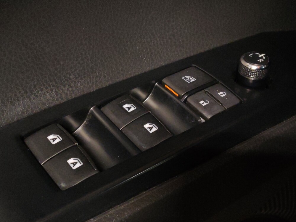 2019 Toyota Camry in Jacksonville, FL 32210 - 18122786 27