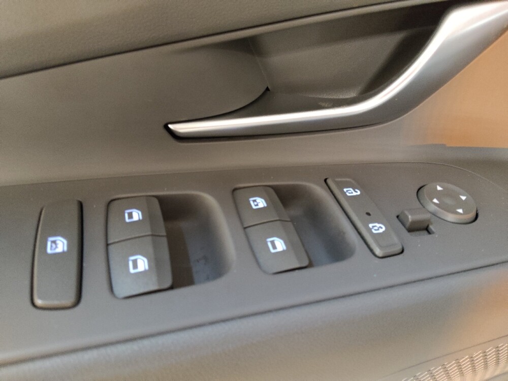 2023 Hyundai Elantra in Raleigh, NC 27604 - 18122796 27