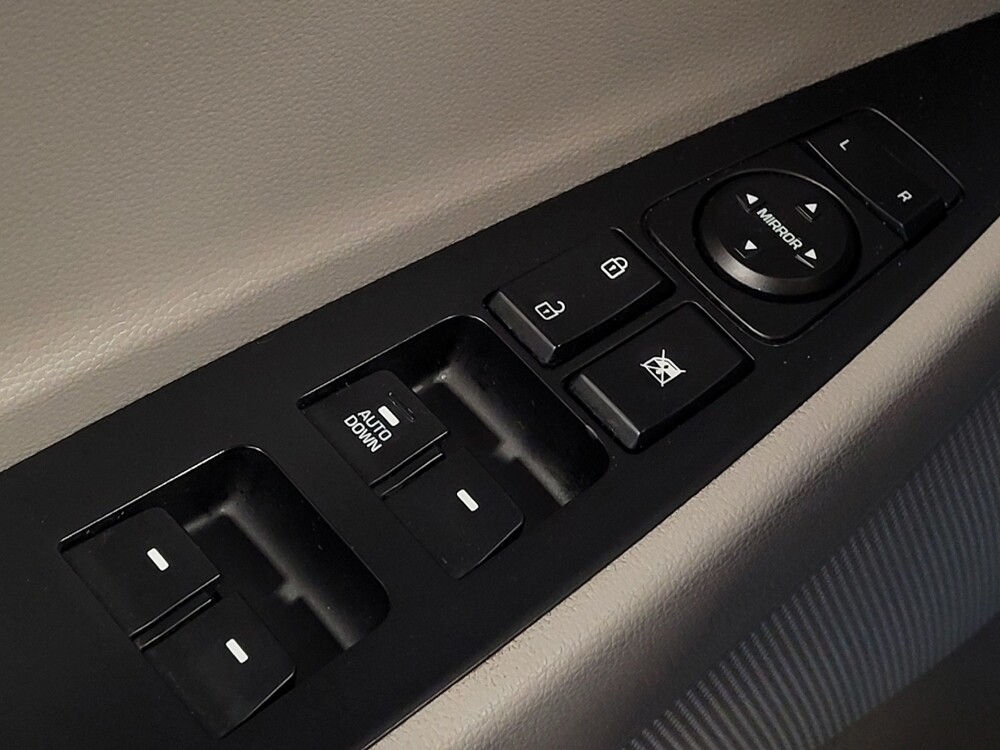 2020 Hyundai Tucson in Orlando, FL 32808 - 18122800 27