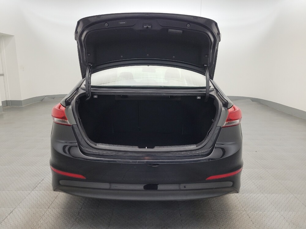 2017 Hyundai Elantra in Glendale, AZ 85301 - 18122808 29