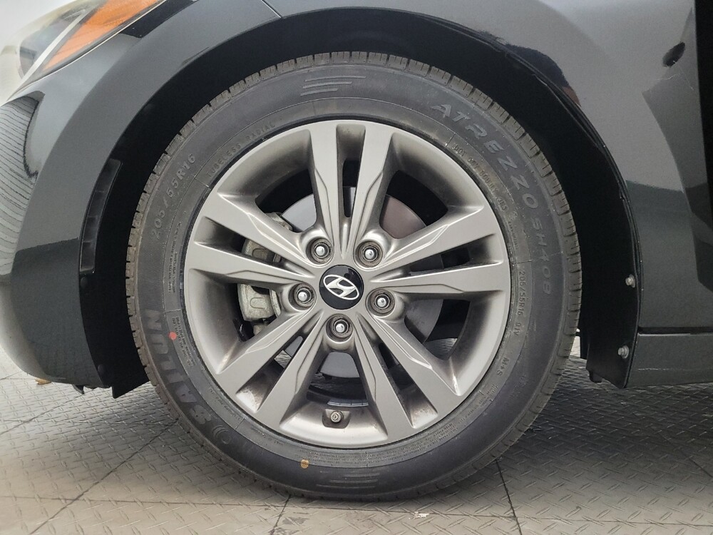 2017 Hyundai Elantra in Glendale, AZ 85301 - 18122808 31