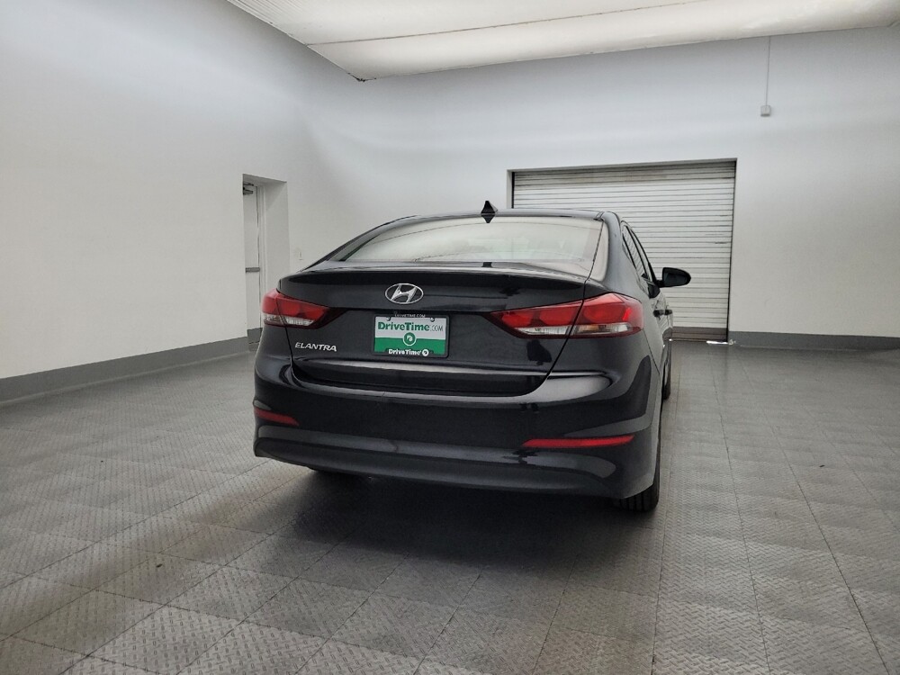2017 Hyundai Elantra in Glendale, AZ 85301 - 18122808 7