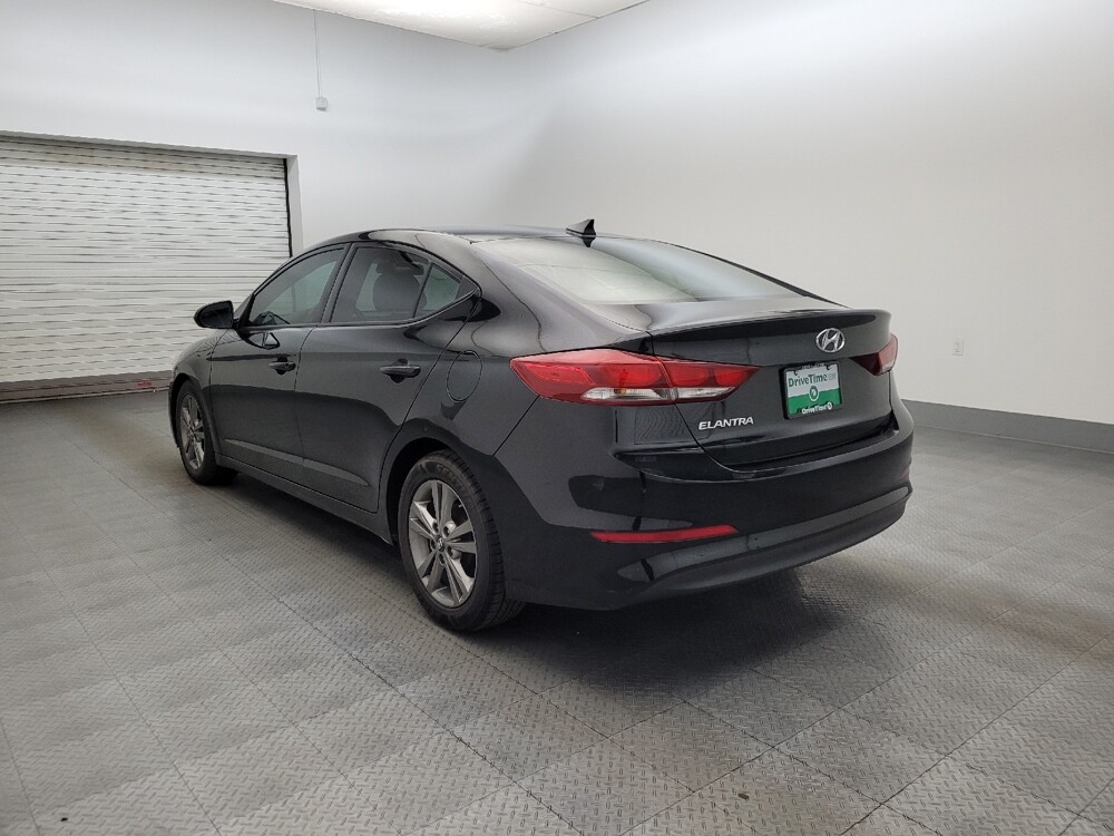 2017 Hyundai Elantra in Glendale, AZ 85301 - 18122808 5