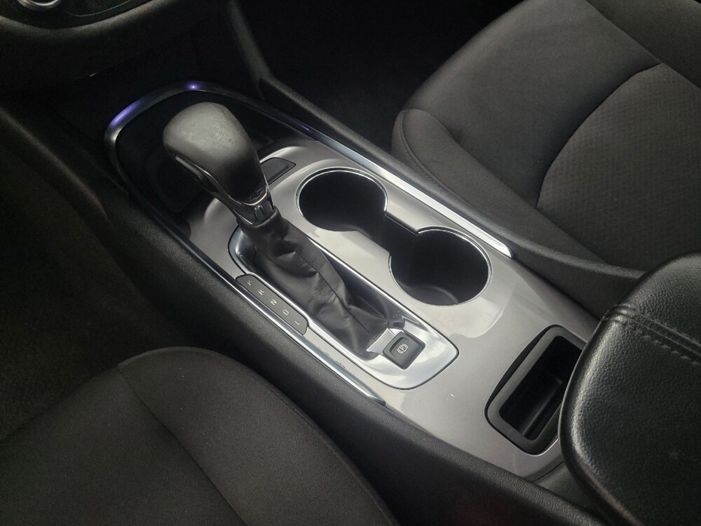 2022 Chevrolet Malibu in Indianapolis, IN 46219 - 18122826 26