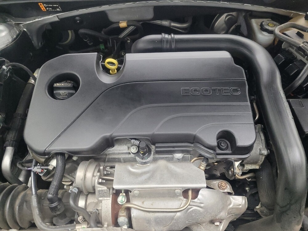 2022 Chevrolet Malibu in Indianapolis, IN 46219 - 18122826 30