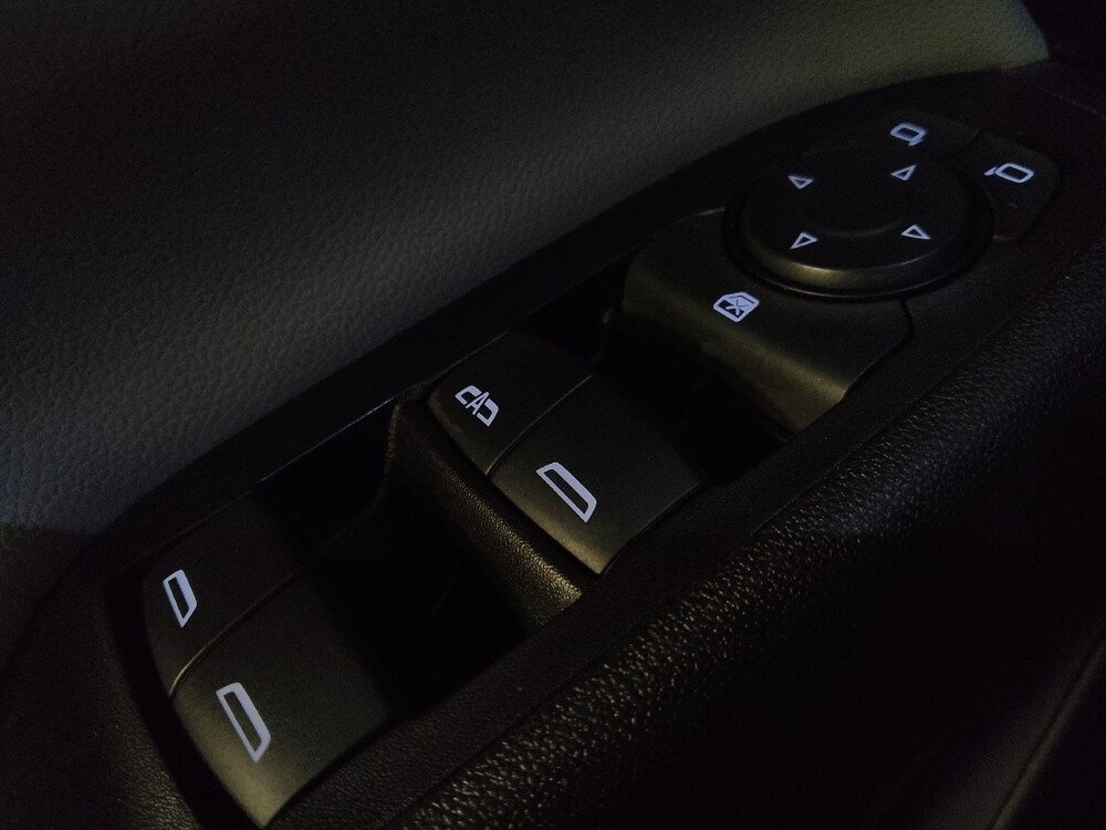 2020 Chevrolet Equinox in Phoenix, AZ 85022 - 18122838 27