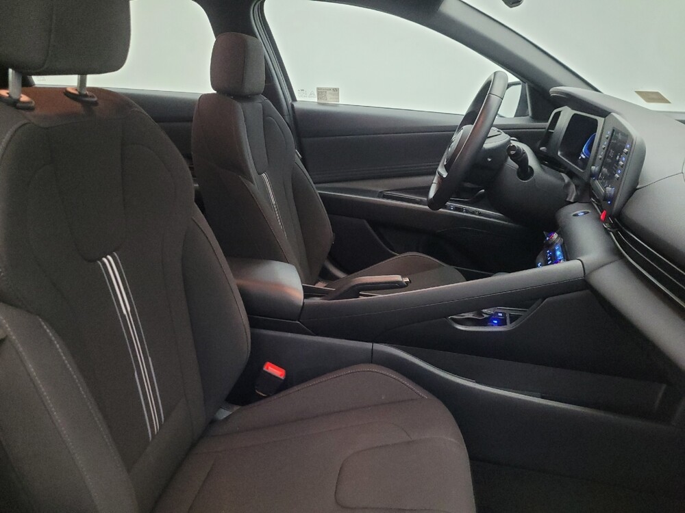 2025 Hyundai Elantra in Phoenix, AZ 85015 - 18122840 21