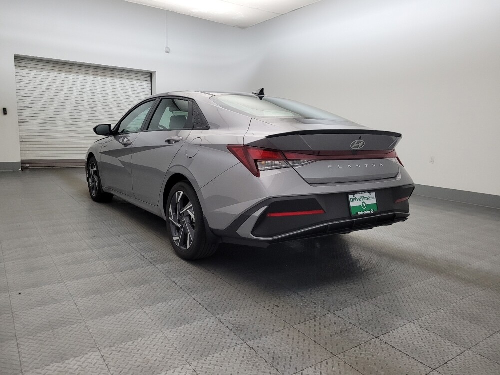 2025 Hyundai Elantra in Phoenix, AZ 85015 - 18122840 5