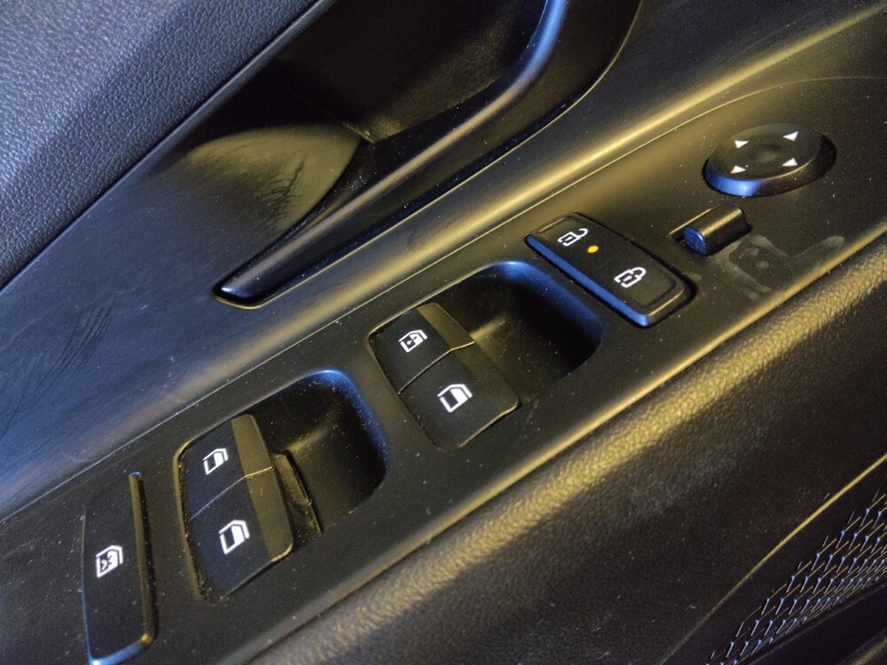 2025 Hyundai Elantra in Phoenix, AZ 85015 - 18122840 27