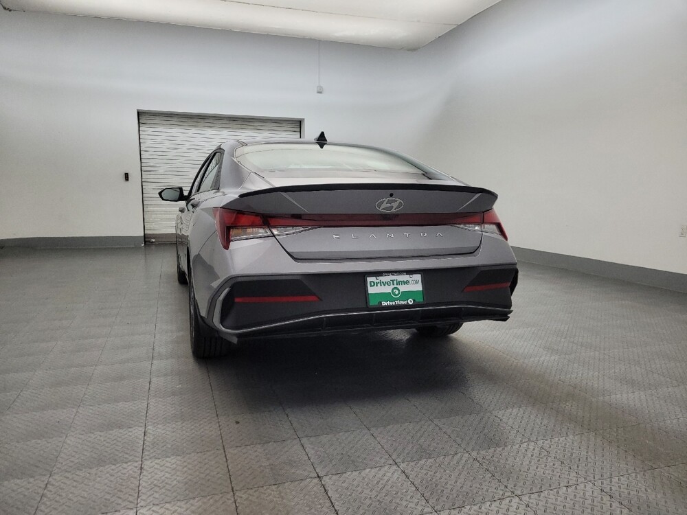 2025 Hyundai Elantra in Phoenix, AZ 85015 - 18122840 6